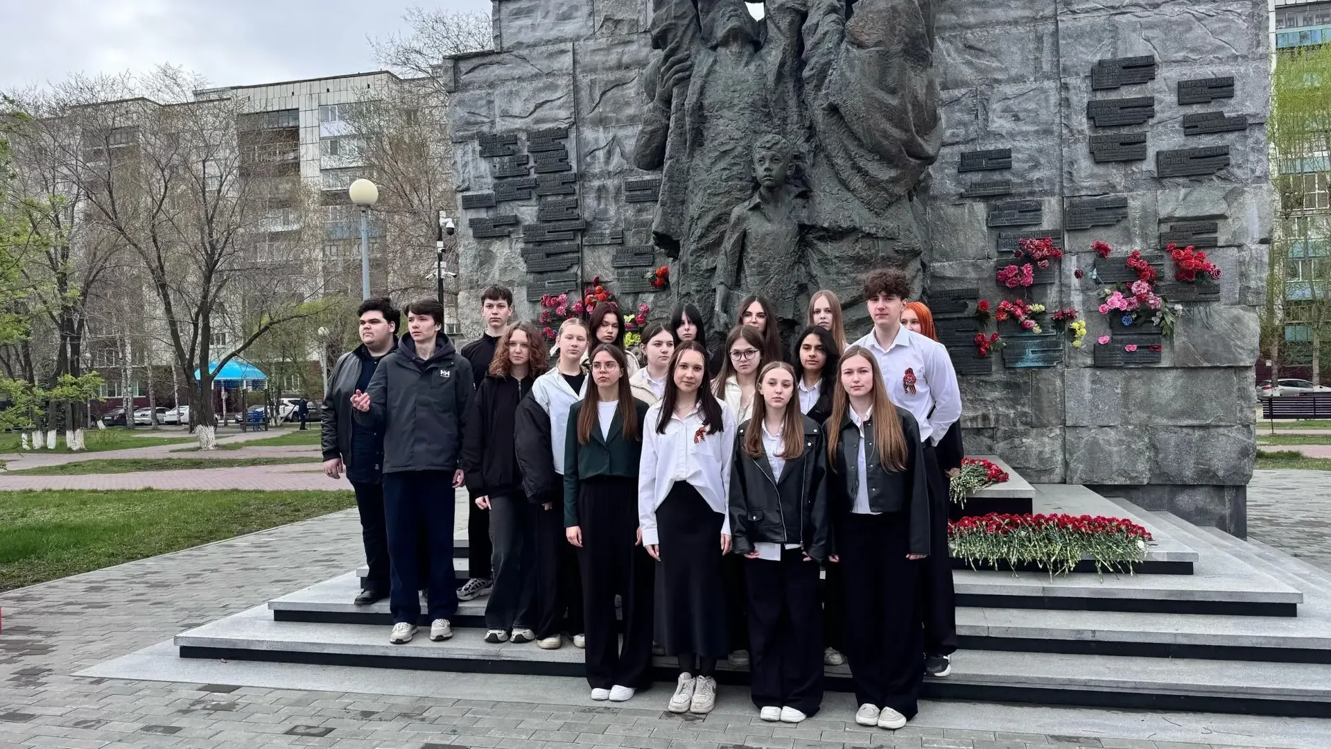 В ТЫЛУ КОВАЛАСЬ ПОБЕДА 🕊  📣 Сегодня в сквере Тружеников тыла прошел урок памяти, посвященный тем, кт