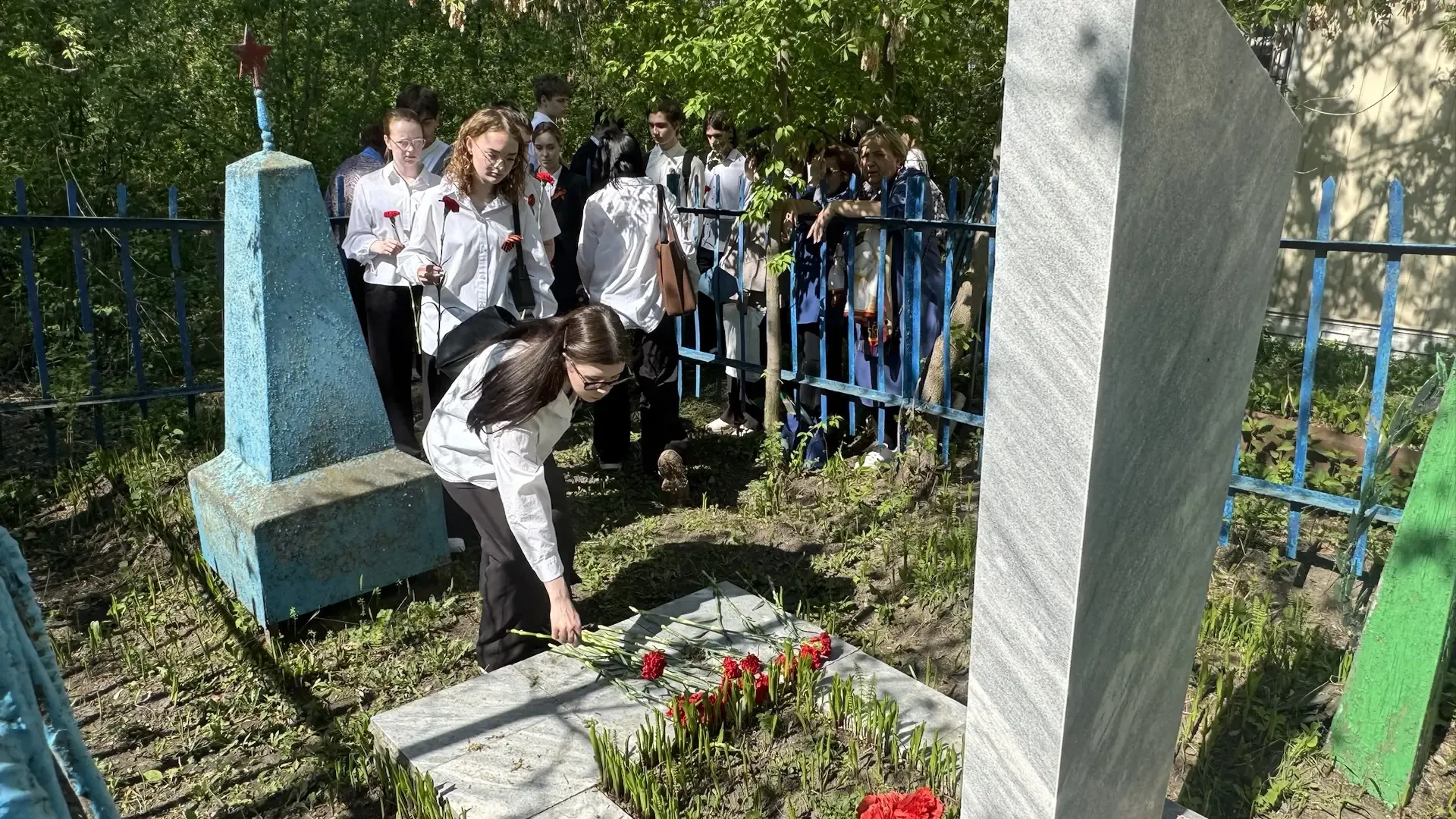 МИНУТА ПАМЯТИ У ПАМЯТНИКА БУГАЕВА ВИКТОРА ЕЛИСЕЕВИЧА 🕯️  В День Победы у памятника Герою Советского 