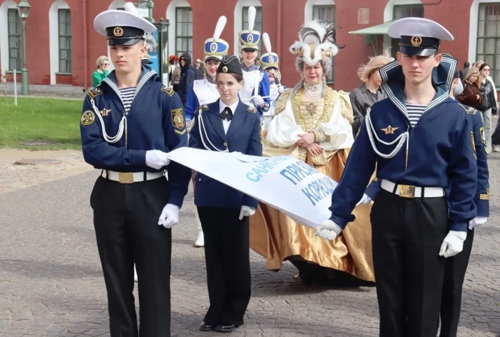 🐟 На территории Петропавловской крепости, вдоль Кронверкской куртины, прошёл яркий и масштабный Санк