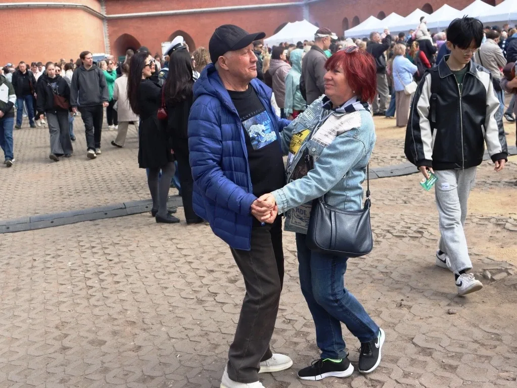 🐟 На территории Петропавловской крепости, вдоль Кронверкской куртины, прошёл яркий и масштабный Санк