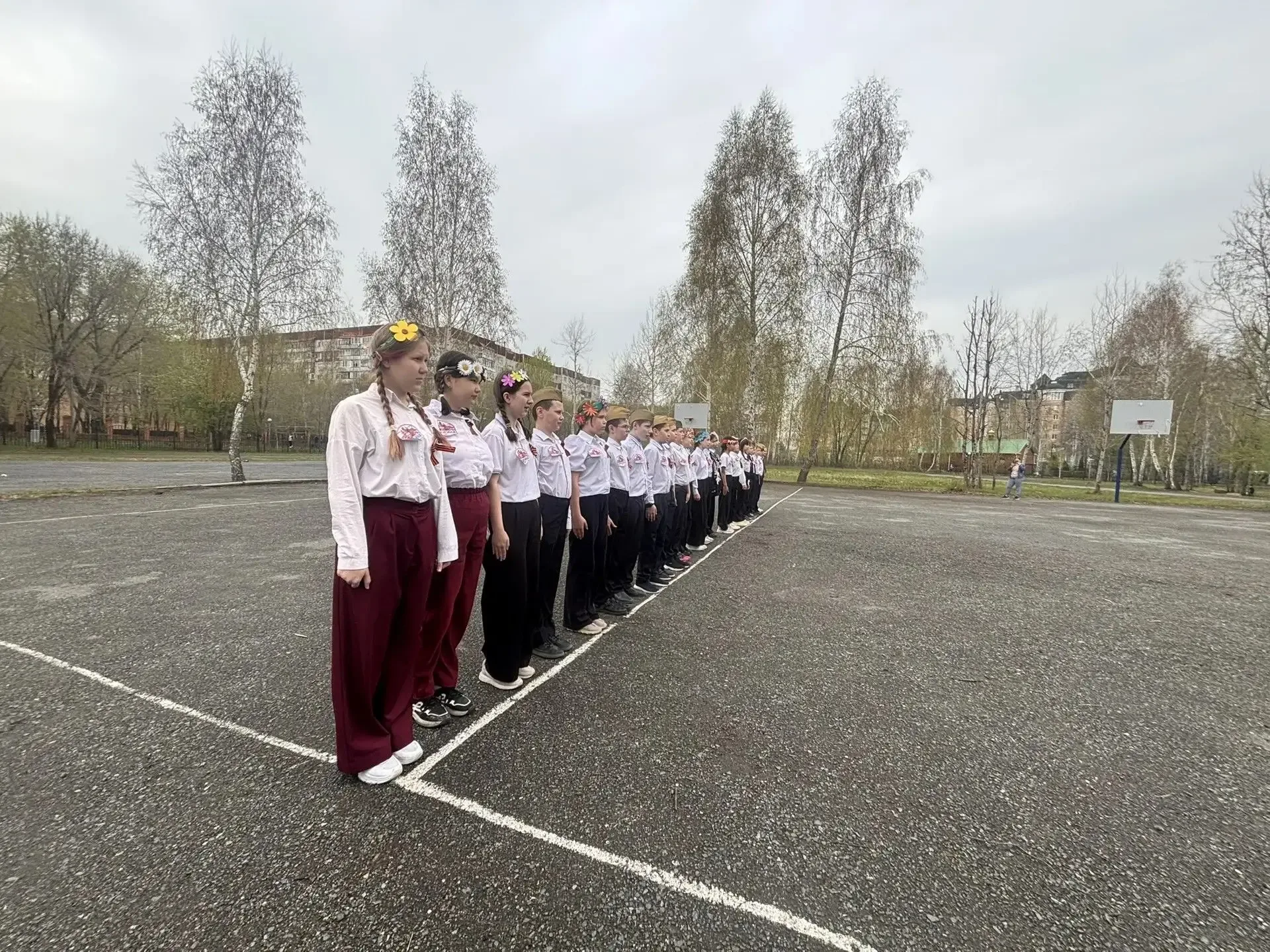 🎖 Чеканя шаг и удивляя талантами: в 68-й школе прошел Смотр строя и песни!   С 4 по 7 мая двор нашей