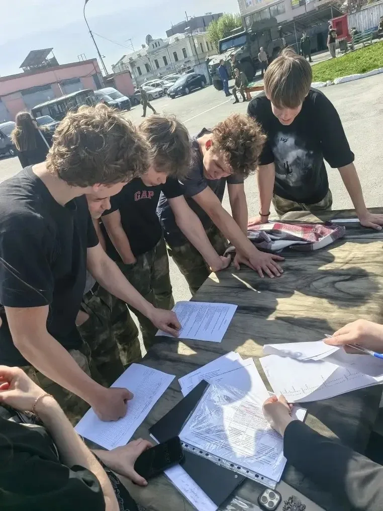 🏆 2 место у школы №69! Наши ребята – в числе лучших на военно-спортивной эстафете!  На базе Военного