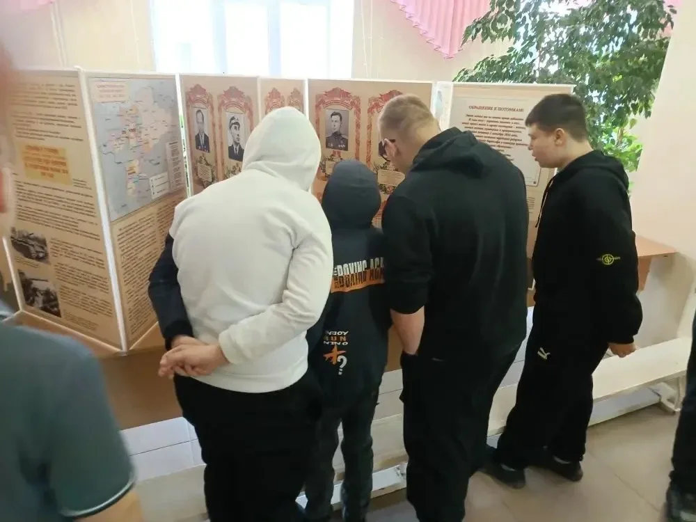 🔥В нашей школе прошла выставка «Вахта памяти — Тыл! Вахта памяти — Фронт!» в рамках проекта «Музейны