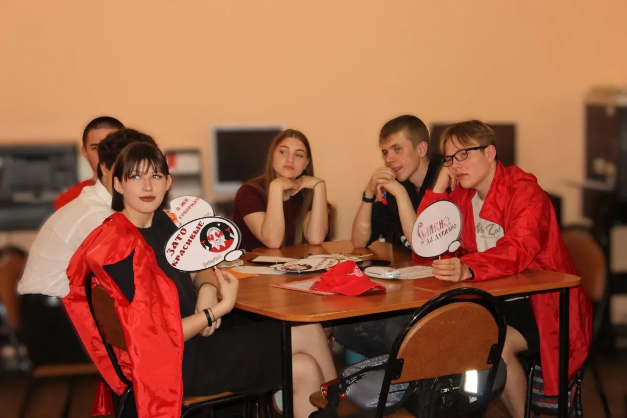 🎓 Сезон «ГорькийКВИЗ» завершён — а у нас БРОНЗА! 🥉  Команда «Фокус+» Елецкого техникума железнодорож