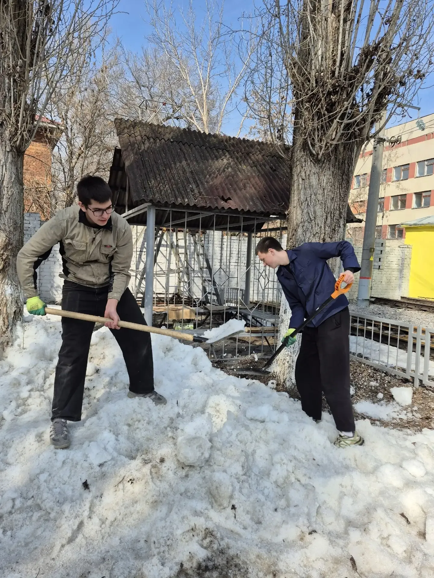 УЧЕБНАЯ ПРАКТИКА В ГРУППЕ ВОЭТ-241  Учебные мастерские — специальное помещение профессионального уче