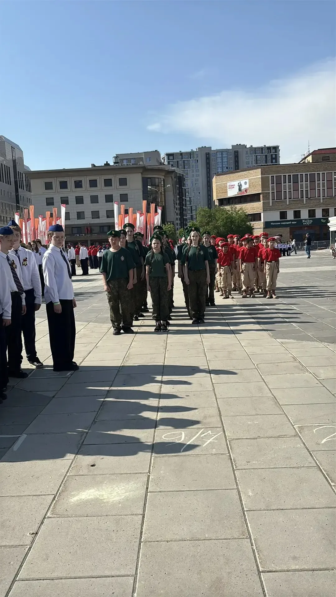 СМОТР СТРОЯ И ПЕСНИ  19 мая на главной площади Тюмени состоялось поистине знаменательное событие — с
