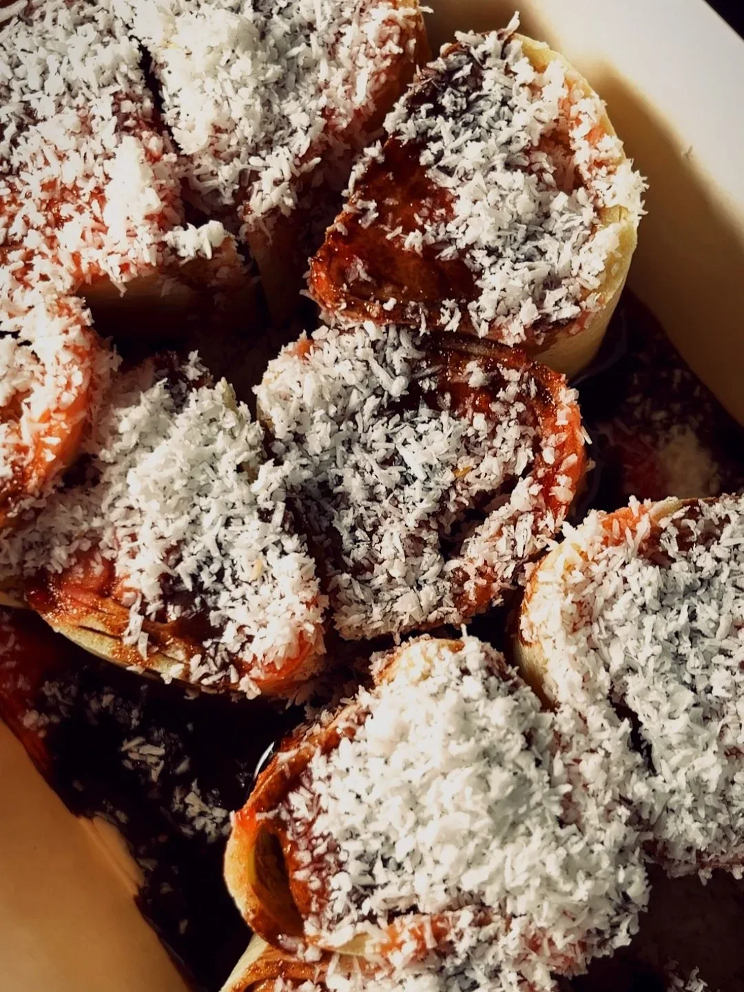 Десерт, который покорит ваше сердце – ролл фруктовый роти! 🍓  🍰Это сочетание банана и ананаса в не