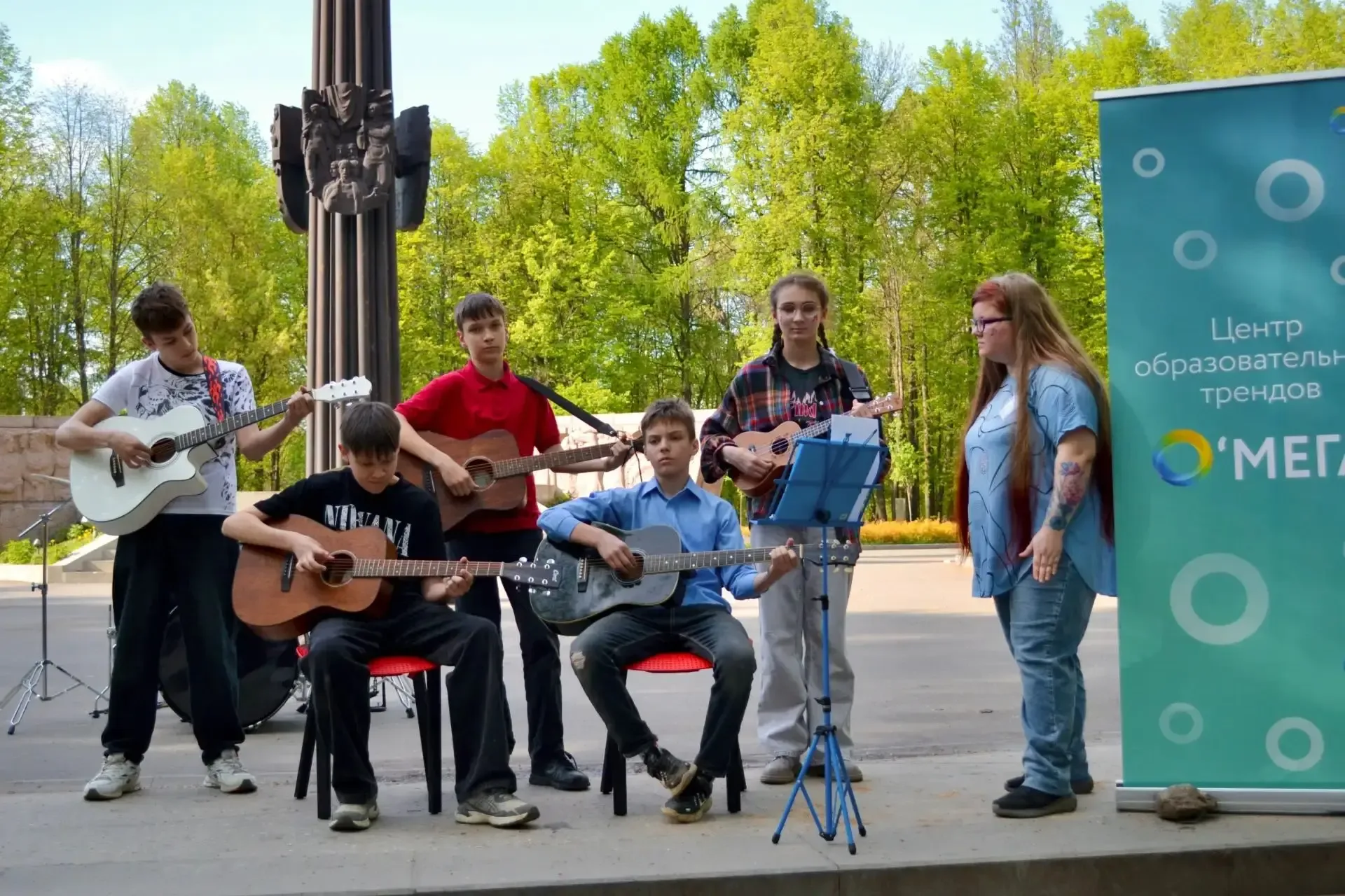 🎶 Как ремёсла, музыка и аквагрим объединили детей и родителей на Красной Талке?  📍 15 мая на Аллее м