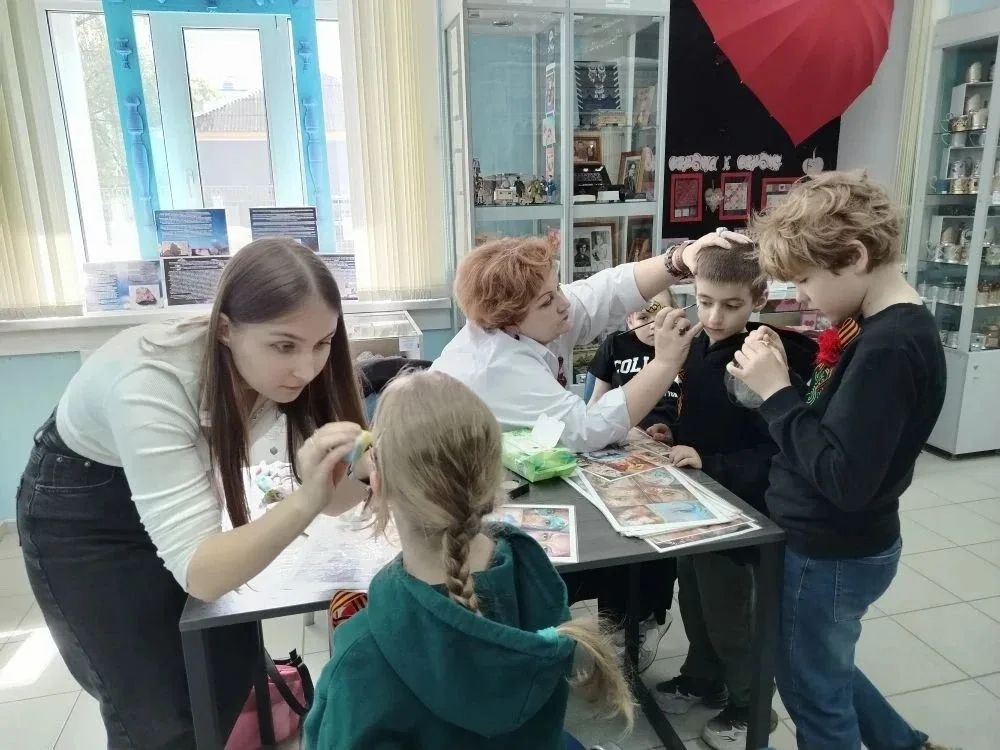 🌟 В Музее камня праздник памяти и единения  🇷🇺 Музей камня Центра образовательных трендов "Омега" в 