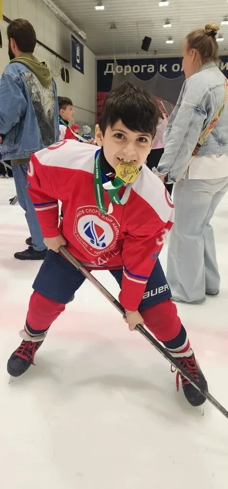 🏒 НАШ УЧЕНИК – ПОБЕДИТЕЛЬ ТУРНИРА ПО ХОККЕЮ  В Невинномысске прошёл ежегодный турнир по хоккею среди