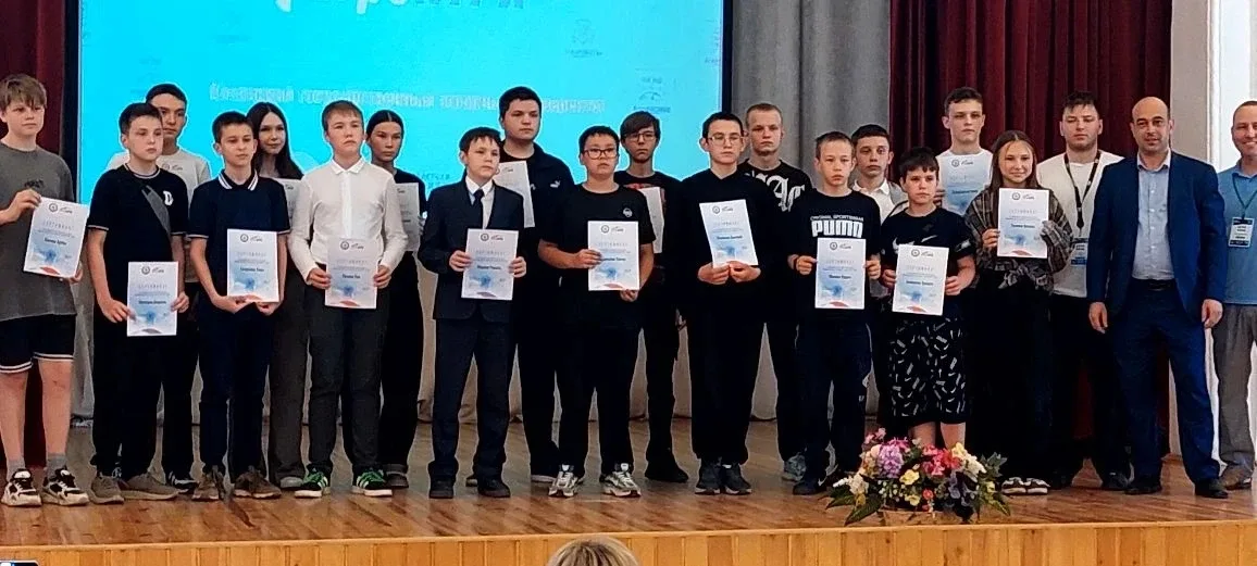 Сегодня обучающиеся 9 класса Поспеловской средней школы Лобанова София и Хабибуллин Амир приняли уча