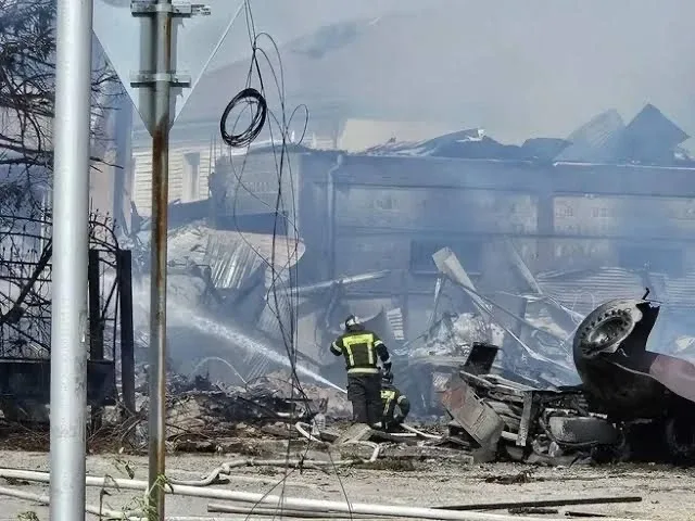 Один из пострадавших при взрыве заправки в Пятигорске умер в больнице.   Погибшему  56 лет, работал 