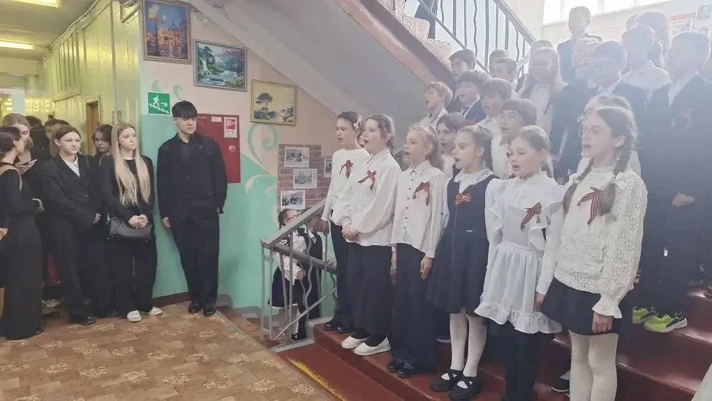 🎶 В честь Дня Победы у нас стартовал песенный марафон военных песен — и открыли его самые юные участ