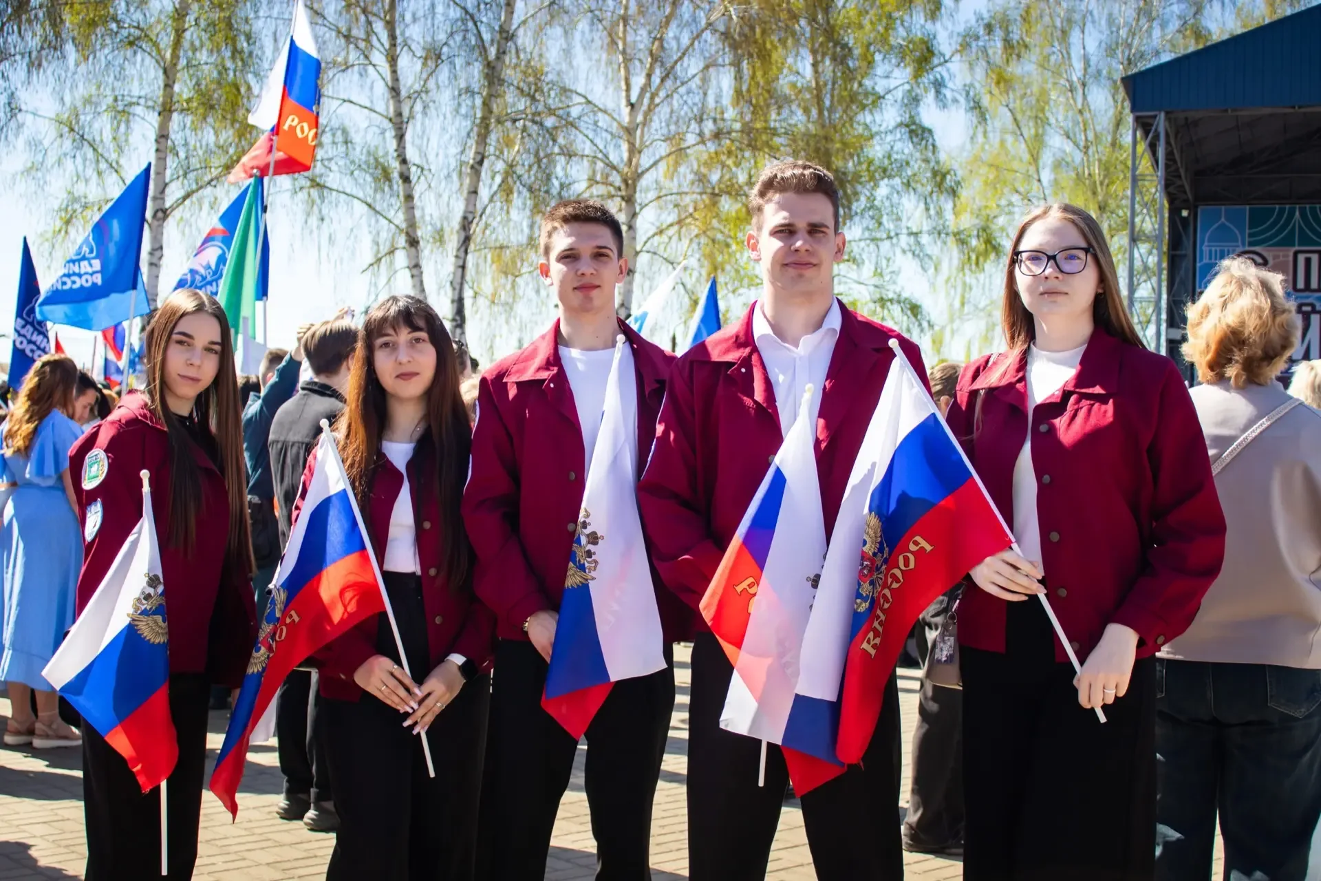 🇷🇺🇷🇺🇷🇺Первомайское шествие в Бийске прошло на высоком организационном уровне и в атмосфере всеобщего