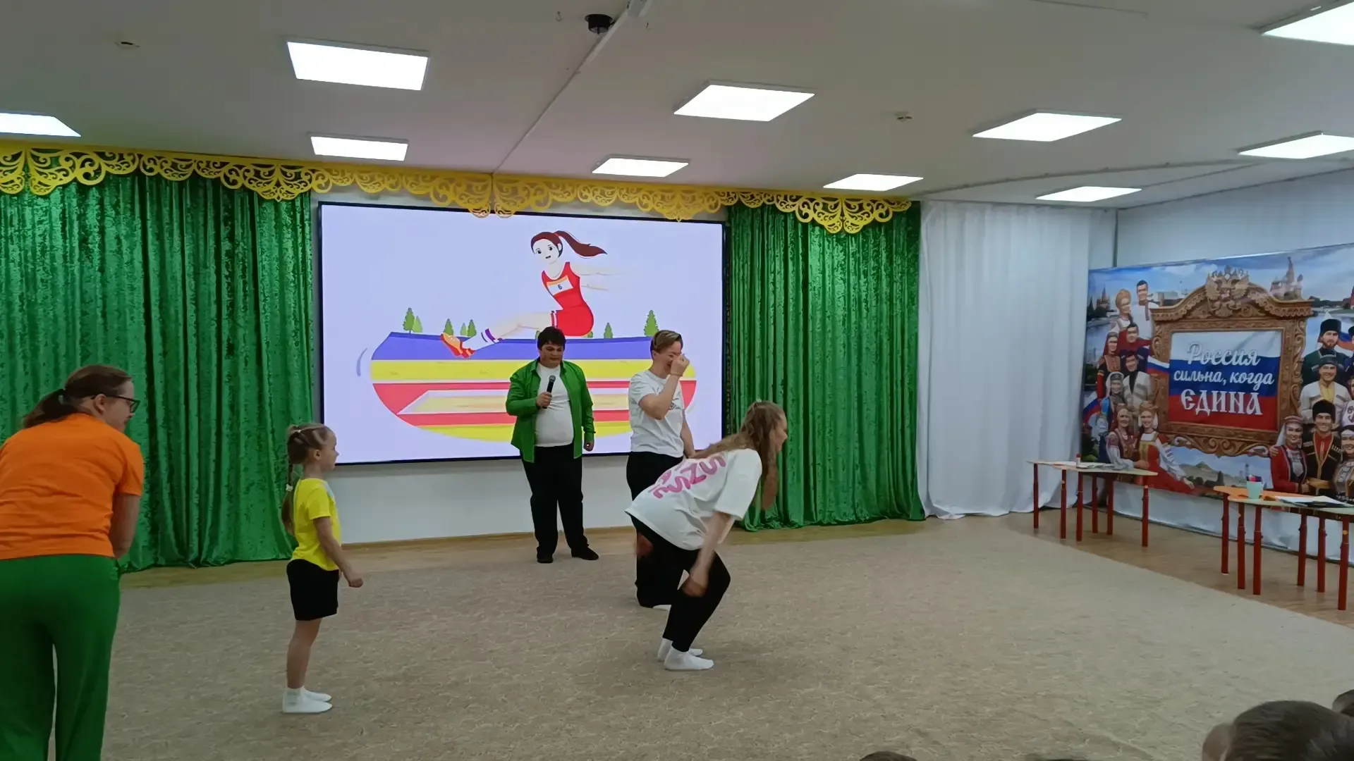 "Папа, мама, я — спортивная семья!» 🎉 В детском саду 37 прошёл  яркий и запоминающийся  спортивный п
