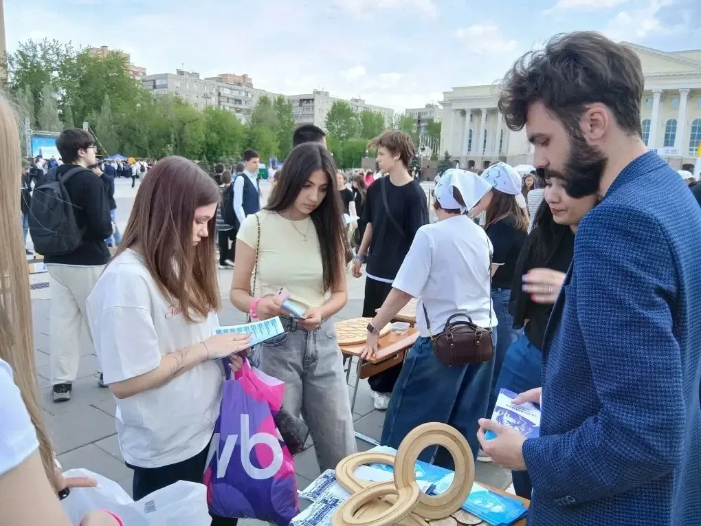 Обучающиеся 9 классов МАОУ СОШ №32 посетили профориентационный фестиваль «МАЯК».  «МАЯК» помогает шк