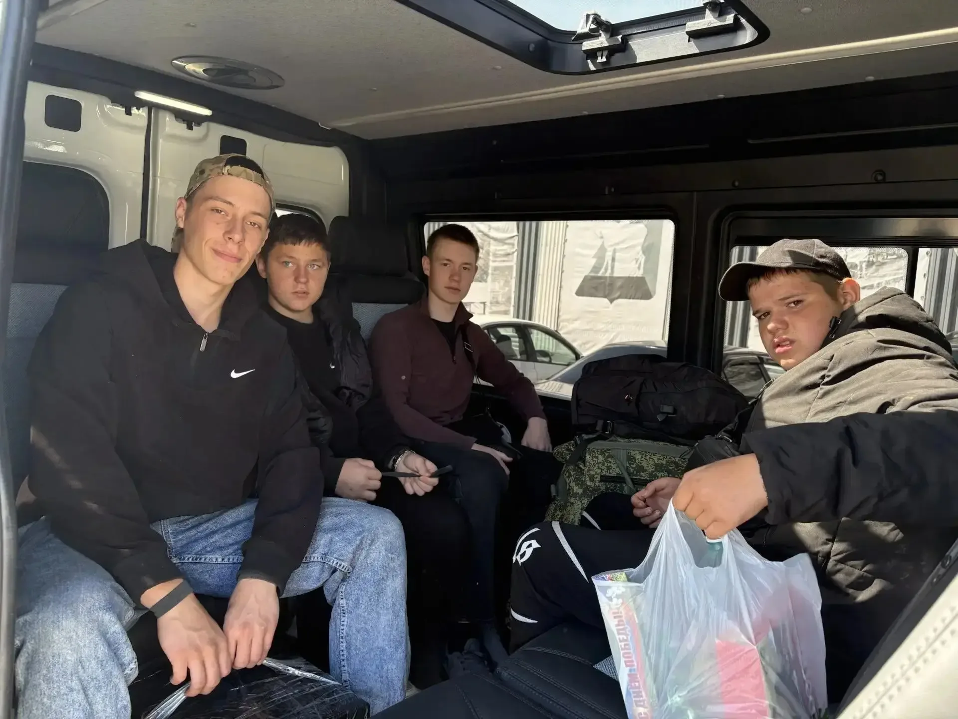 🇷🇺 Нижнеилимский округ встретил своих героев.  🤝Домой из Волгоградской области вернулся юнармейский 