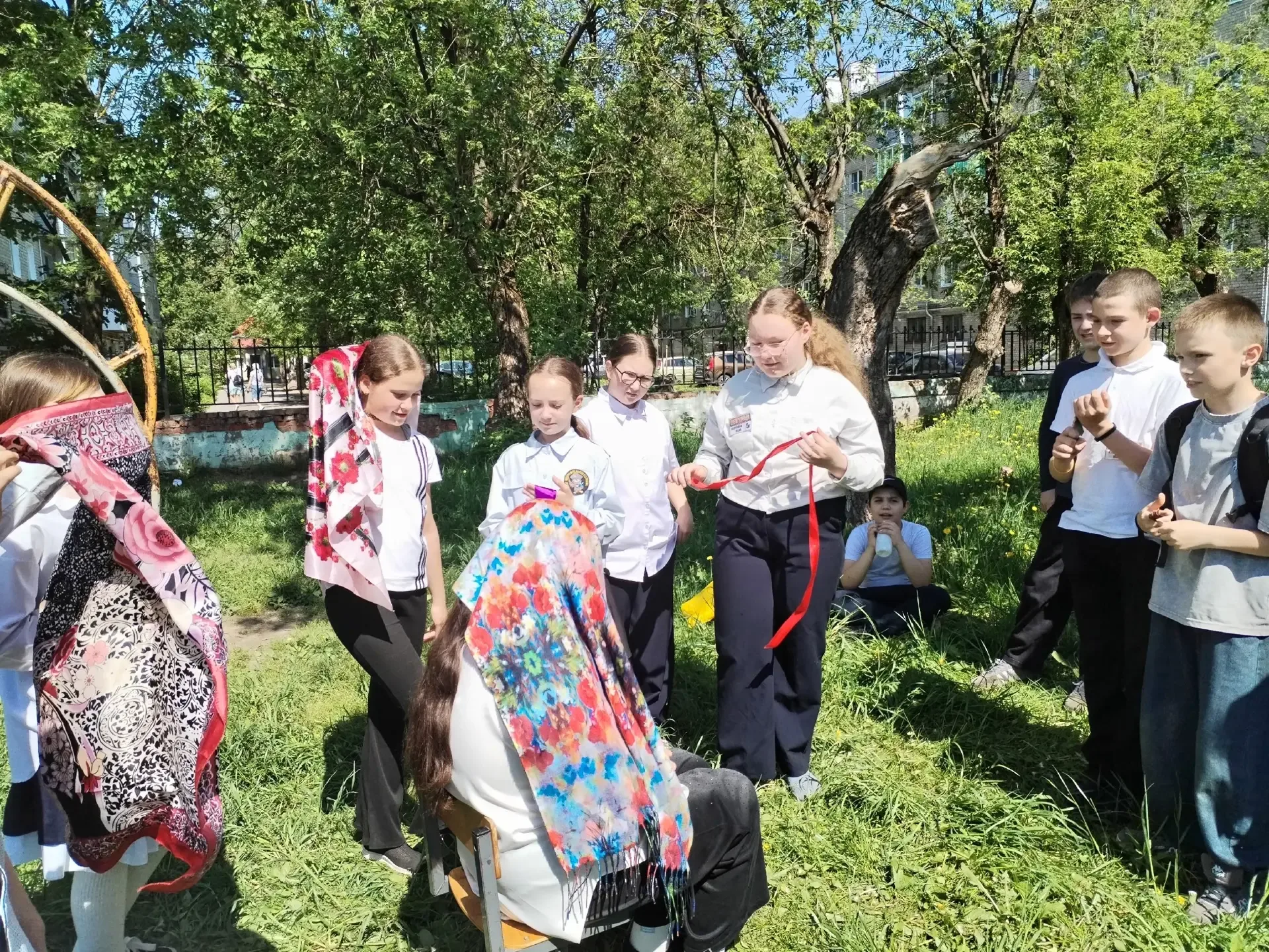 ✨Отличный летний день для урока под открытым небом!✨  🪆Сегодня 5-классники знакомились с русскими на