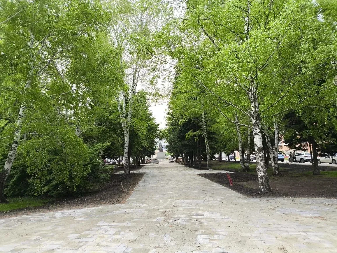 Мэр Горно-Алтайска Ольга Сафронова провела традиционный объезд городских объектов, где идет строител