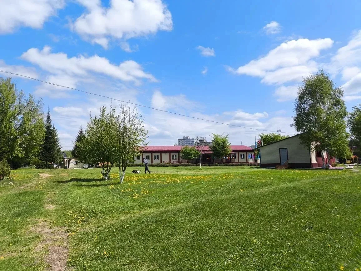 В Горно-Алтайске прошла приемка пришкольных площадок и детского лагеря «Космос».  Межведомственная к