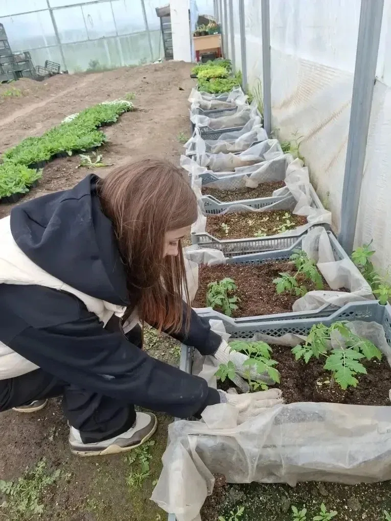 🌿 Весна в Марковской школе: время заботы о саде!  🪏В нашей школе полным ходом идут весенне-полевые р