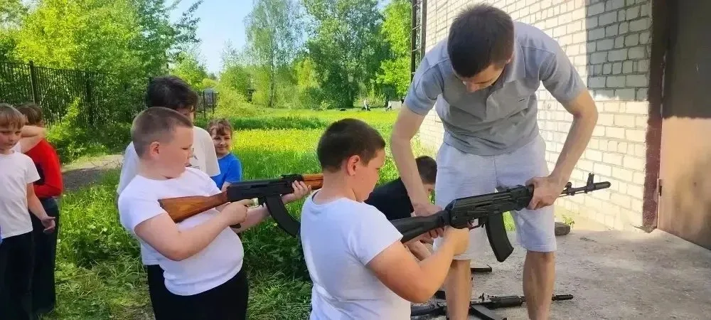 🌿 Безопасное лето: вместе учимся и играем!  ☀️В ЦО «Ишненская школа» прошёл настоящий праздник знани