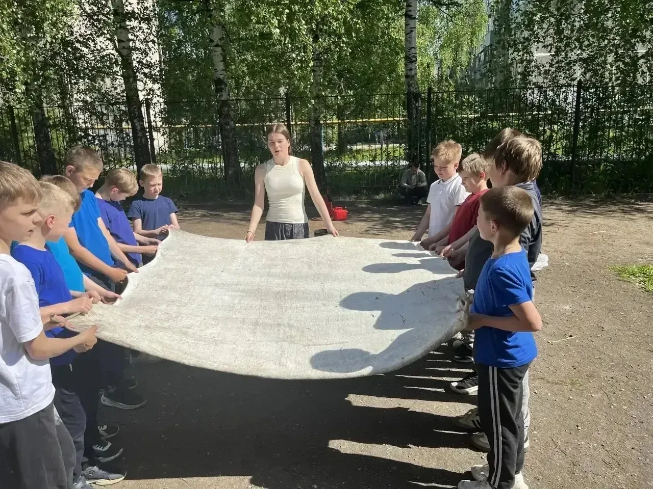 🌿 Безопасное лето: вместе учимся и играем!  ☀️В ЦО «Ишненская школа» прошёл настоящий праздник знани
