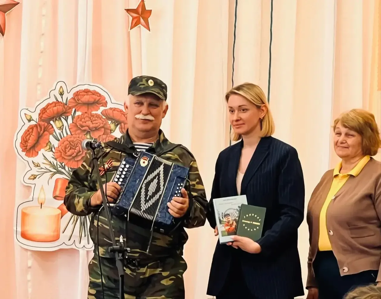 🎤 В ЦО «Поречская школа» состоялся концерт народного артиста России Сергея Борискина!  🎖️В минувшие 