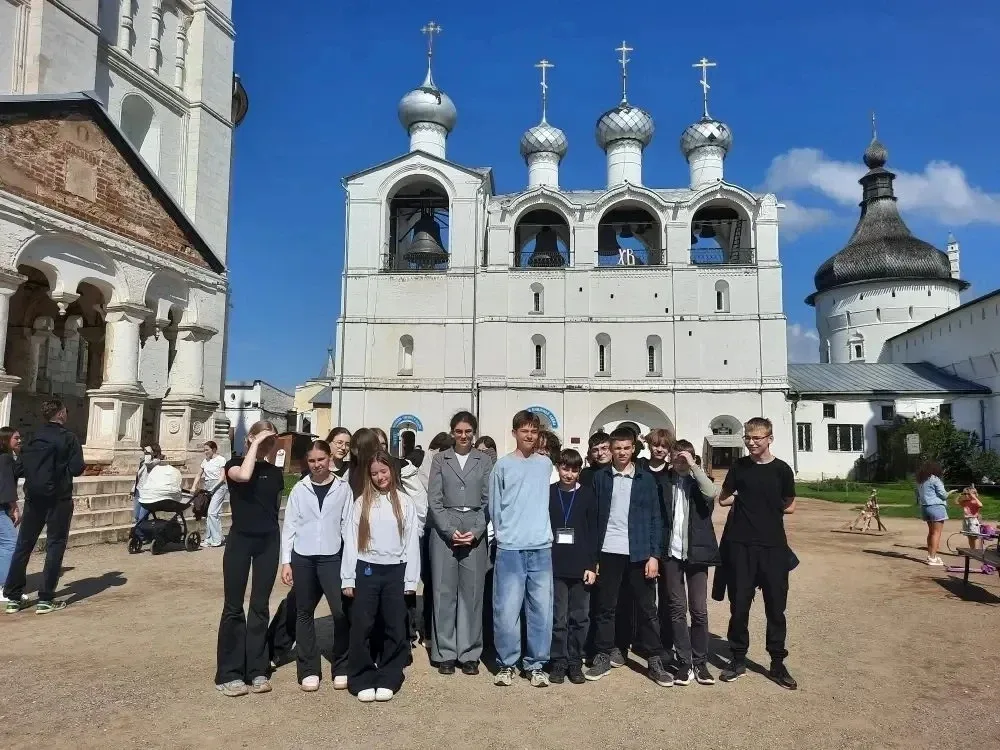 🏰 Путешествие в древний Ростов: экскурсия в Ростовский кремль!  👫Ученики  ЦО «Шурскольская школа» от