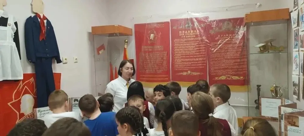 ✨ Сегодня особенный день — День детских общественных организаций  🎓В ЦО «Шурскольская школа»состояло