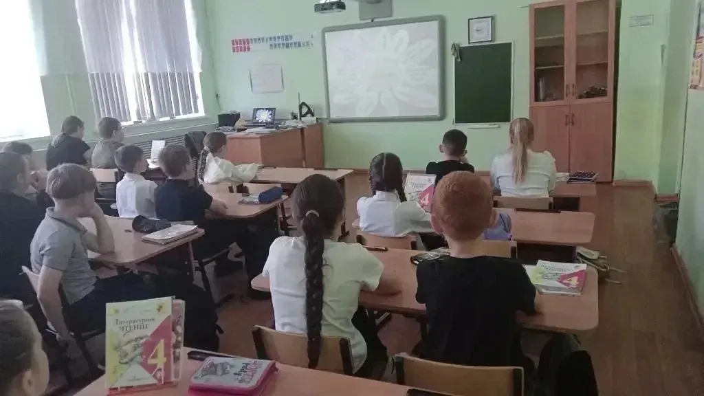 ✨ Сегодня особенный день — День детских общественных организаций  🎓В ЦО «Шурскольская школа»состояло