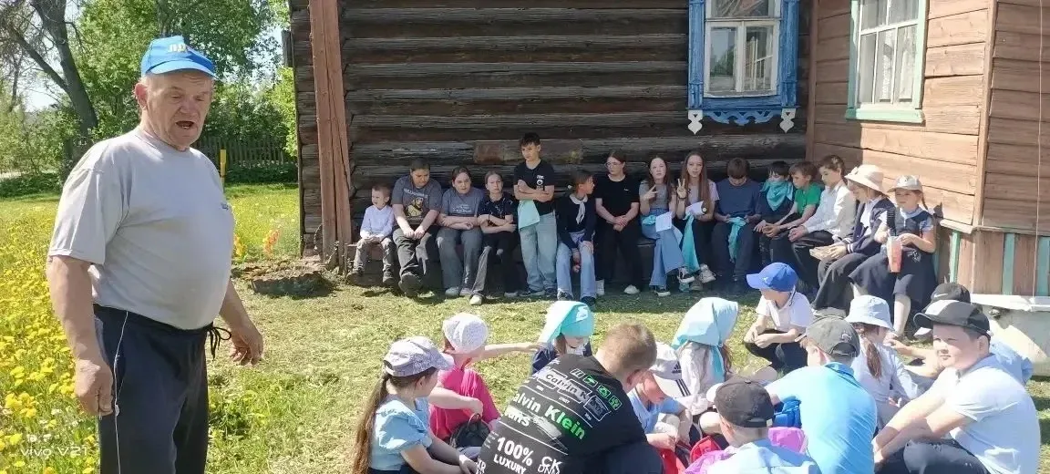 🍀Краеведы нашей школы: путешествие  по родной земле🍀  ✅19 мая юные краеведы нашей школы отправились 