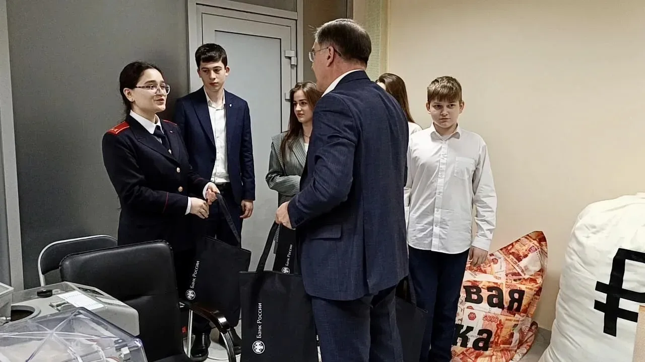 От школьной статьи — к признанию на республиканском уровне  Ученица 10 класса Республиканского цент