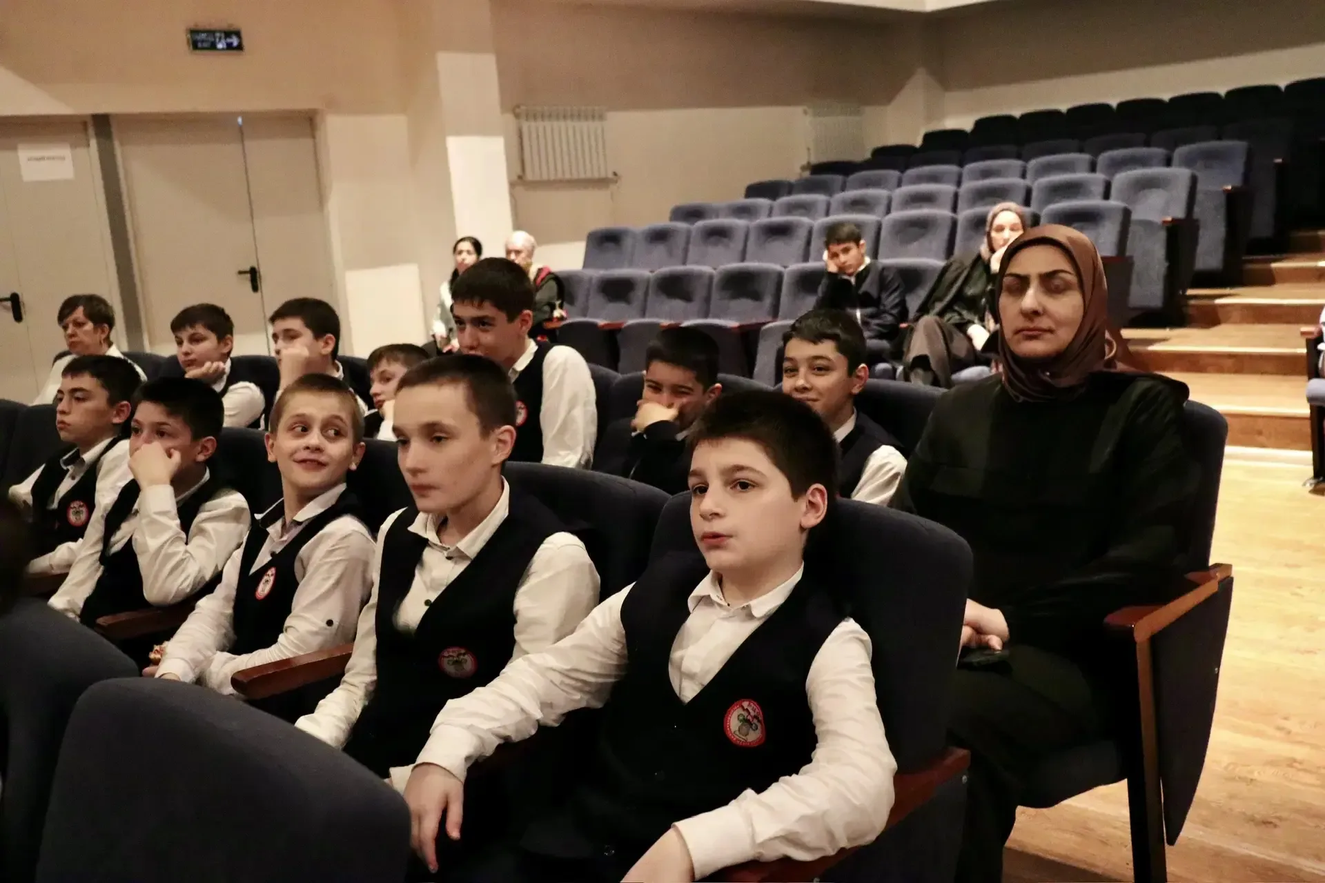 Кино, которое заставляет задуматься 🎬 В Республиканском центре образования состоялся показ художеств