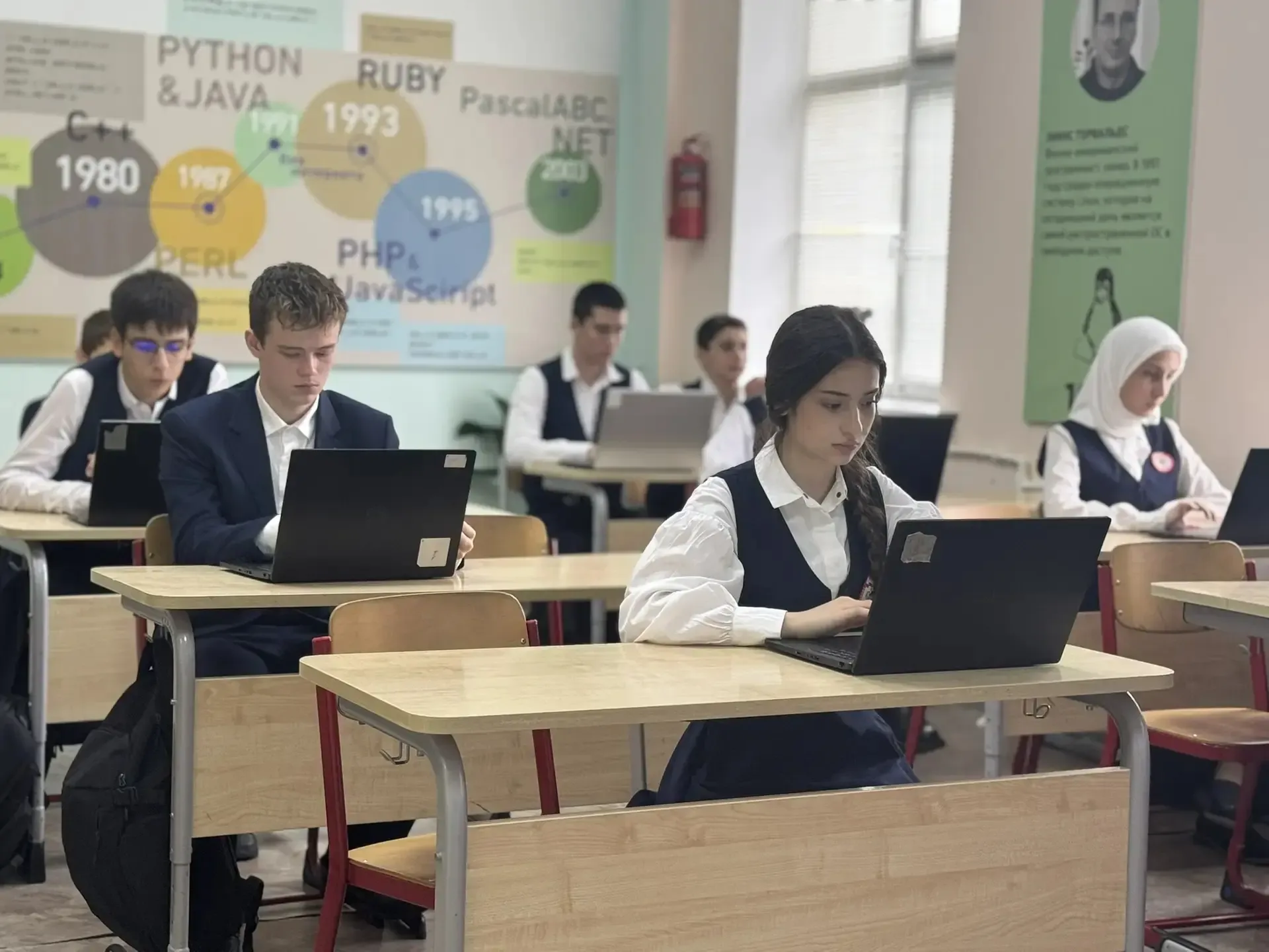 Шаг к будущему уже сделан!  Сегодня обучающиеся 11-х классов проходили итоговую аттестацию в рамках 