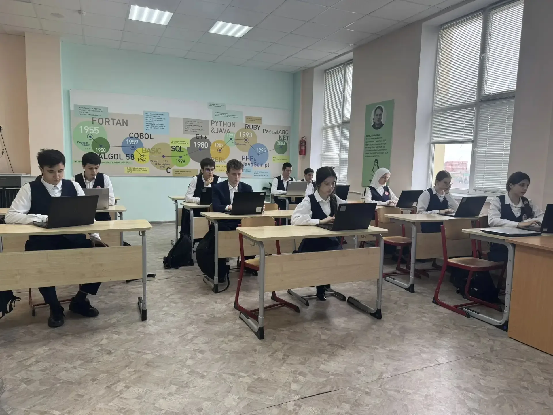 Шаг к будущему уже сделан!  Сегодня обучающиеся 11-х классов проходили итоговую аттестацию в рамках 