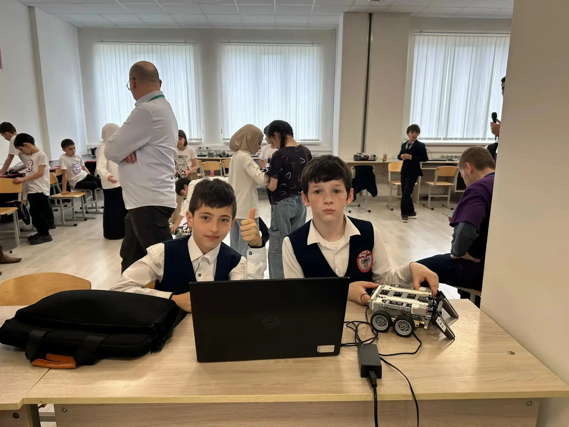 Ученики Республиканского центра образования — призёры чемпионата по робототехнике «Робоквант-2026»! 