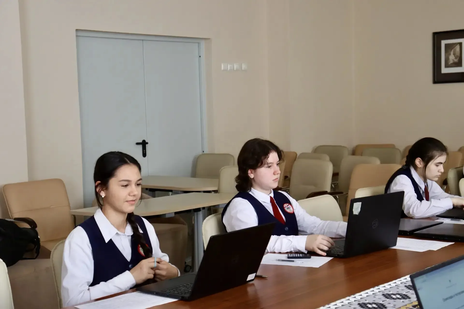 🧪Итоговая диагностическая работа по направлениям «Сириус» Сегодня ученики 8 «В» (биолого-химическог