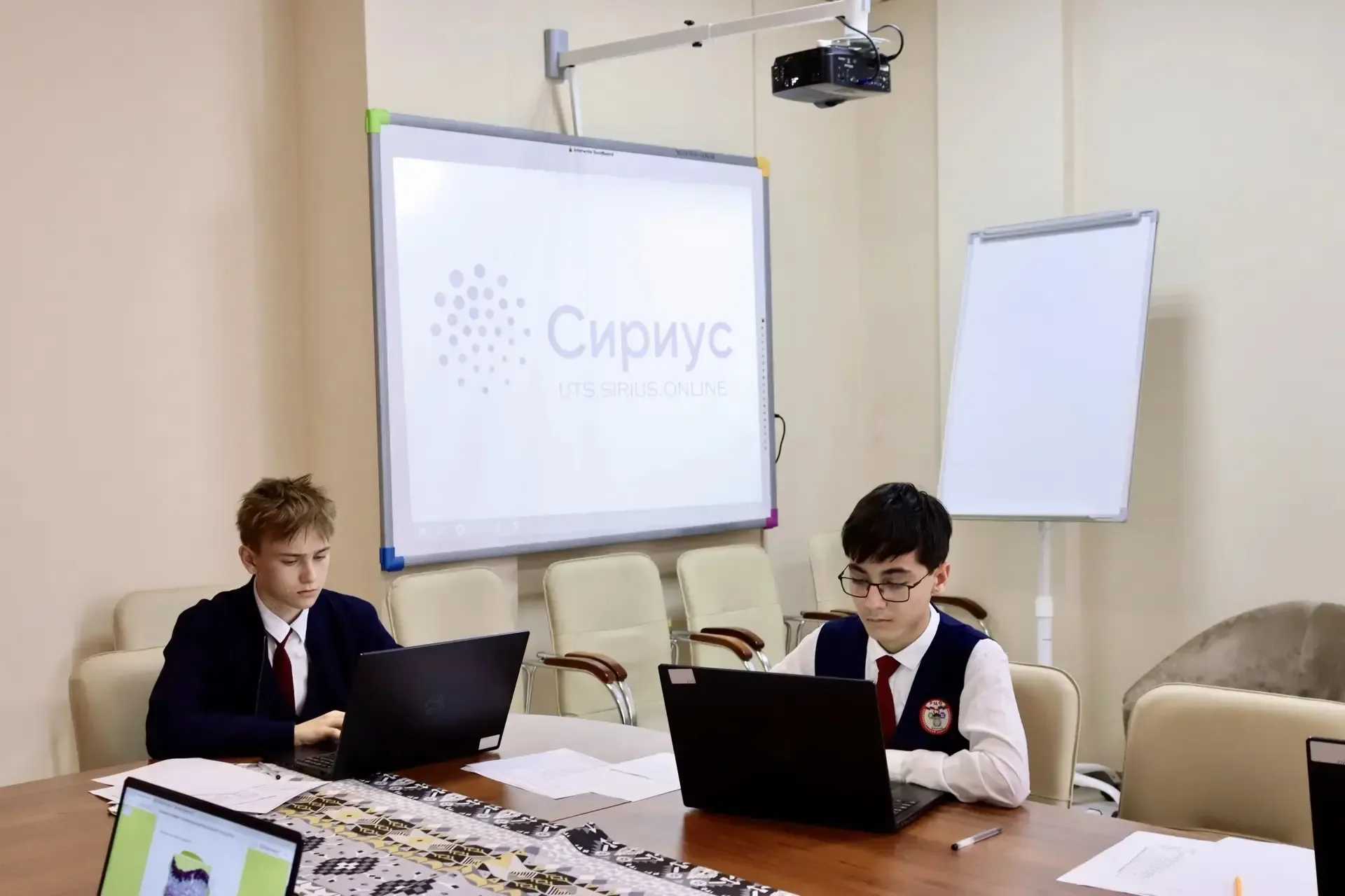 🧪Итоговая диагностическая работа по направлениям «Сириус» Сегодня ученики 8 «В» (биолого-химическог