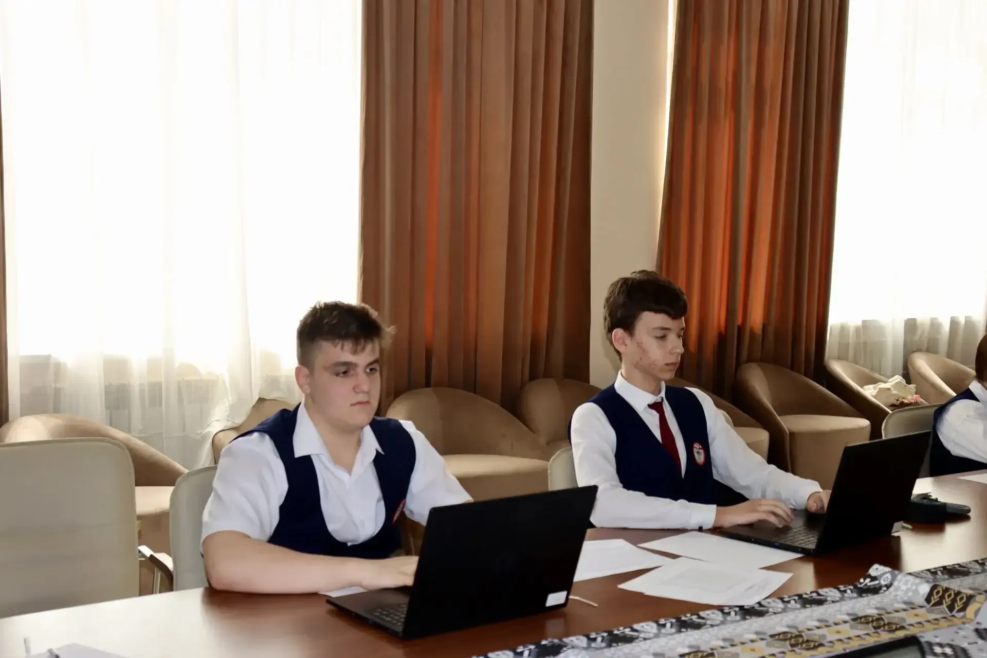 🧪Итоговая диагностическая работа по направлениям «Сириус» Сегодня ученики 8 «В» (биолого-химическог
