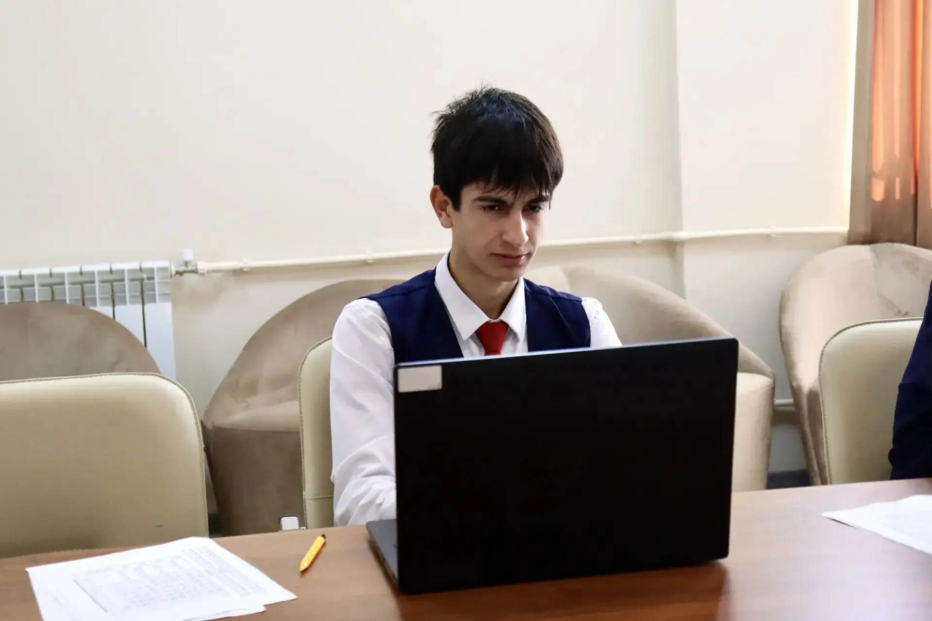 🧪Итоговая диагностическая работа по направлениям «Сириус» Сегодня ученики 8 «В» (биолого-химическог