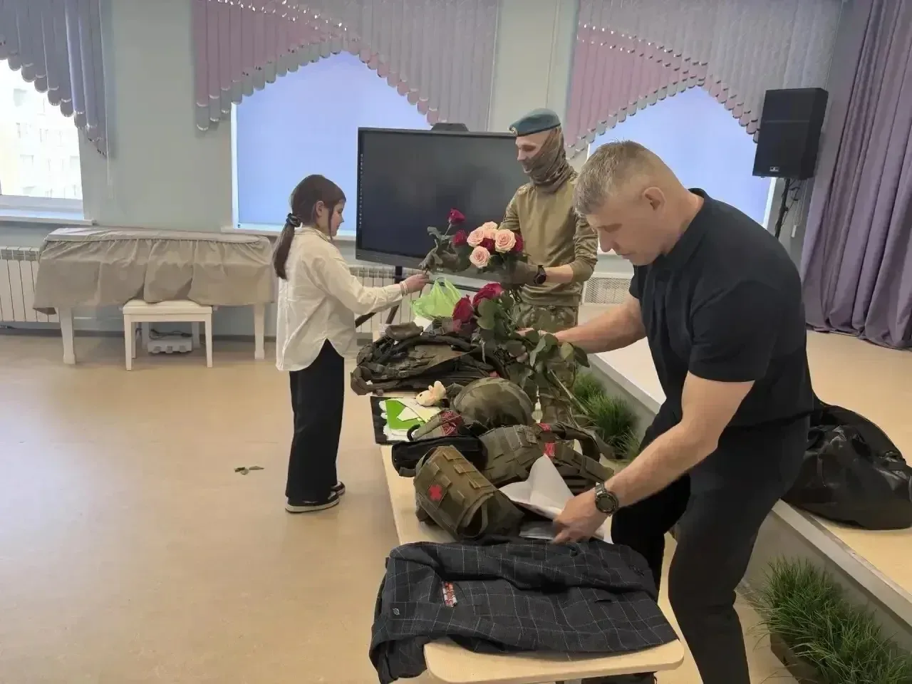 Когда герои приходят в гости.   В нашей гимназии прошел необычный и очень важный урок — Урок мужеств