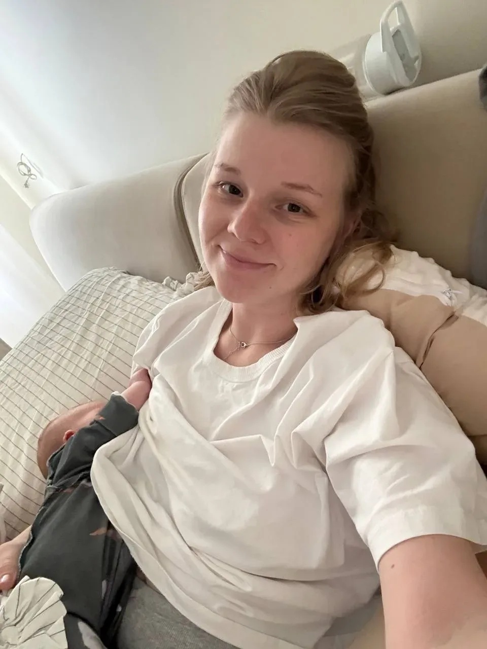 В целом выходные вдвоем с Полей прошли хорошо)  Погода супер, много гуляем) Помню, как с Крис ненави