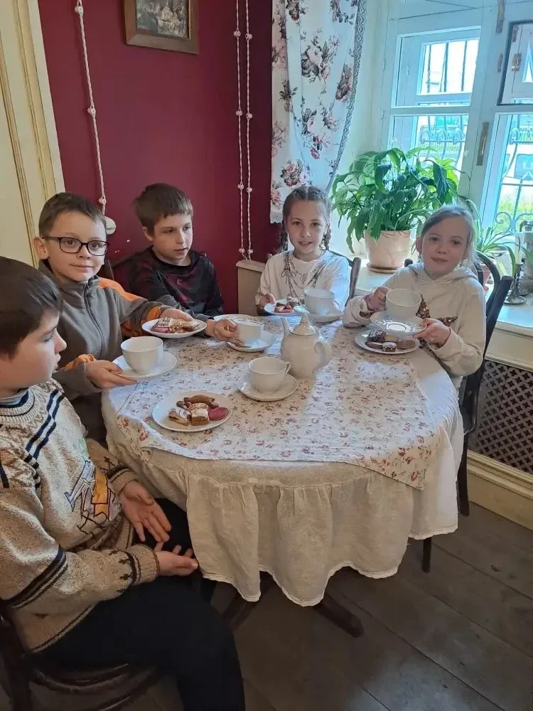 🏰 Путешествие в Ростов Великий: пряники, традиции и Царевна-лягушка! Сегодня наши учащиеся 2-1 класс