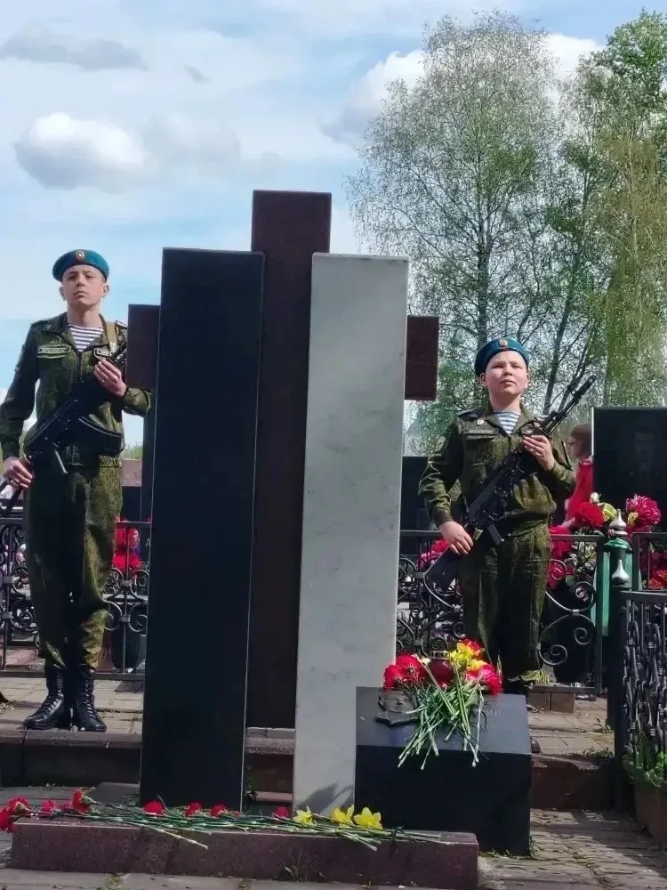 ⭐Почетный караул⭐  Сегодня, в великий и священный праздник — День Победы, воспитанники объединения «