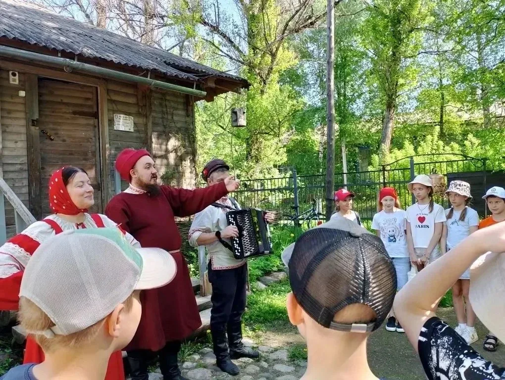 ✨ Увлекательные уроки и новые открытия для третьеклассников Центра образования-школы №74! ✨  Сегодня