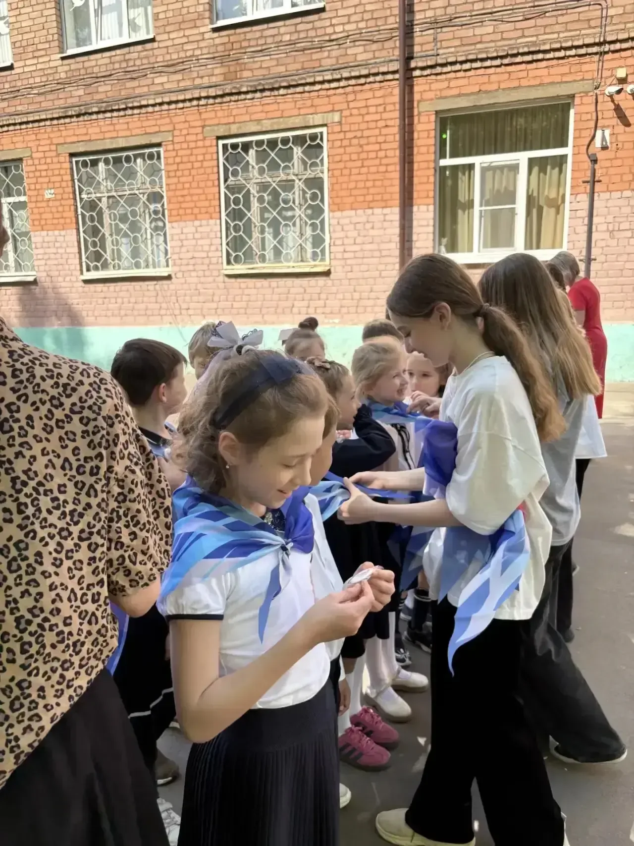 ✨ В нашем образовательном комплексе прошла торжественная церемония посвящения первоклассников в «Орл