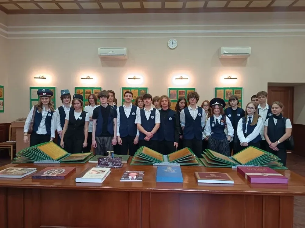 Будущие специалисты изучают историю профессии! 🎓🏛️  Обучающиеся 10 «Б» налогового класса посетили му