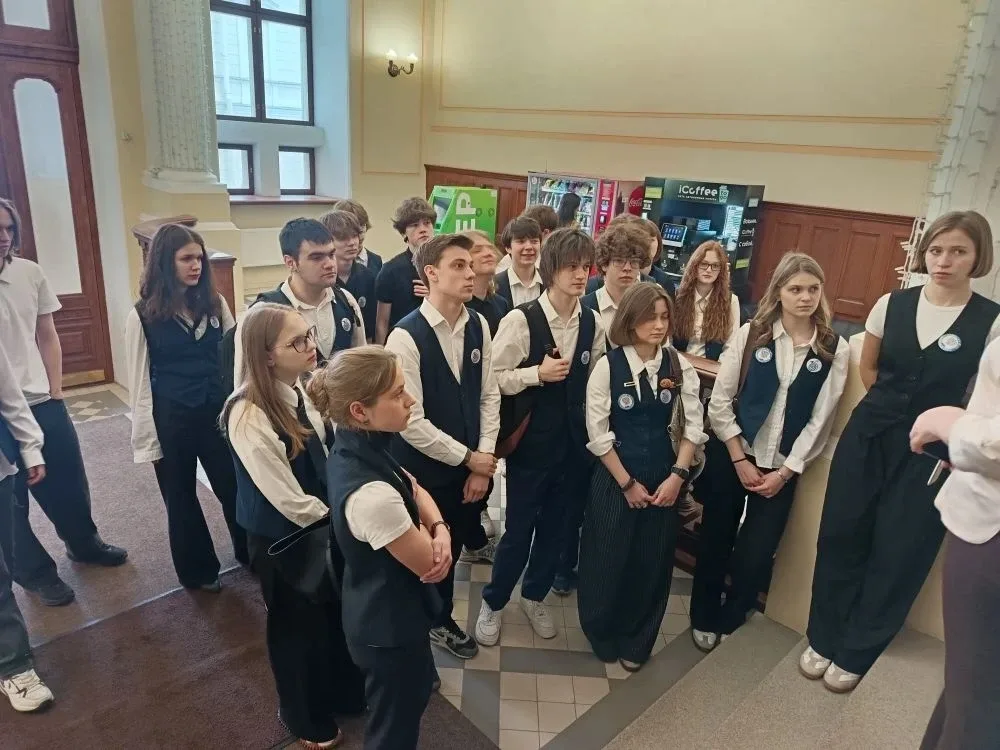 Будущие специалисты изучают историю профессии! 🎓🏛️  Обучающиеся 10 «Б» налогового класса посетили му