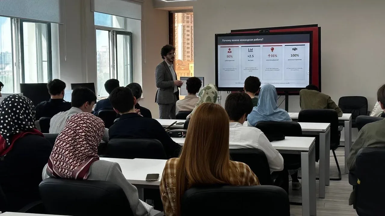 📌 «IT-Pro» продолжается: участники переходят к ключевому этапу работы!  В ИПИТ ГГНТУ им. акад. М.Д. 